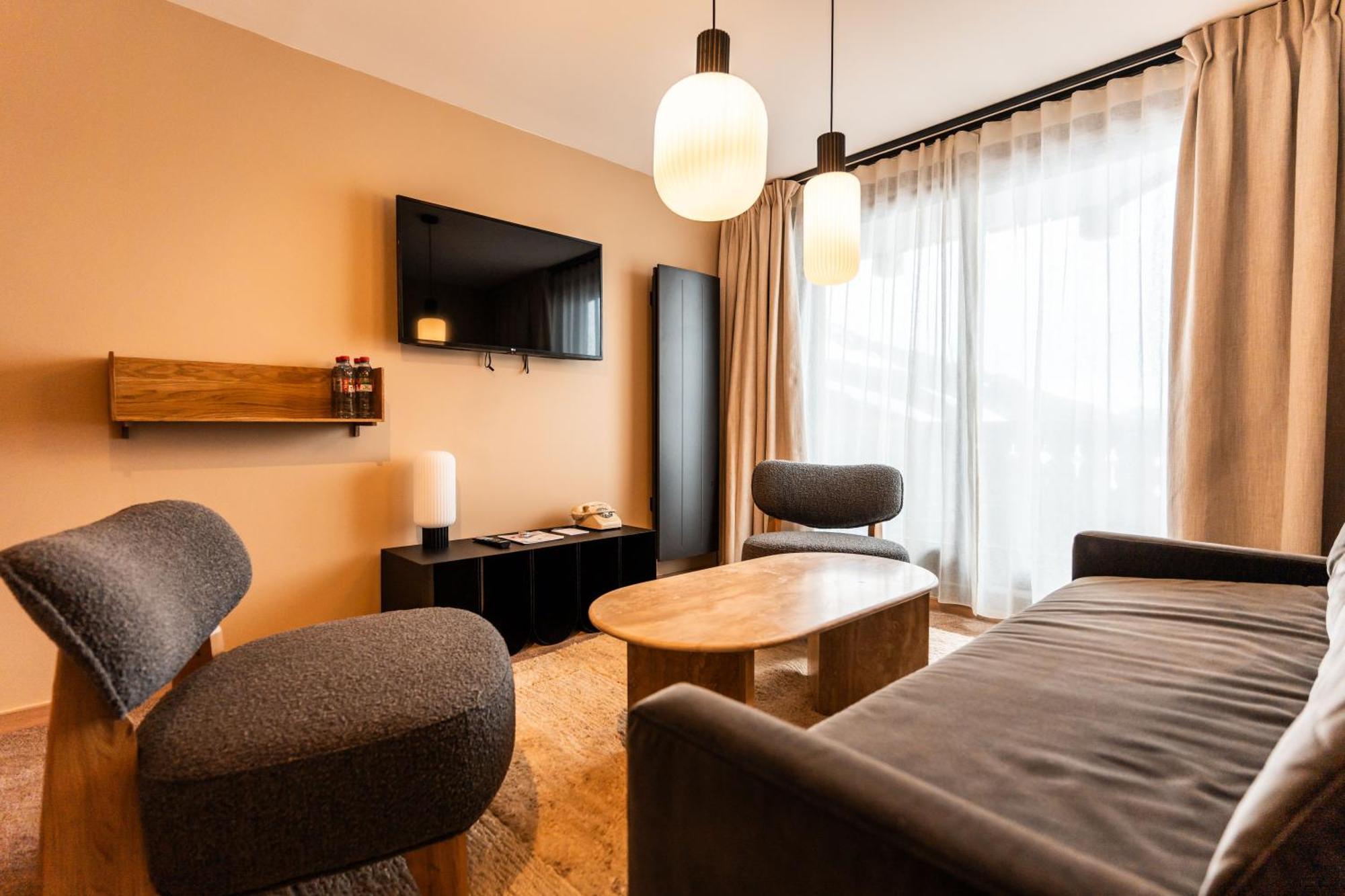 Hotel Fahrenheit Seven Courchevel Esterno foto