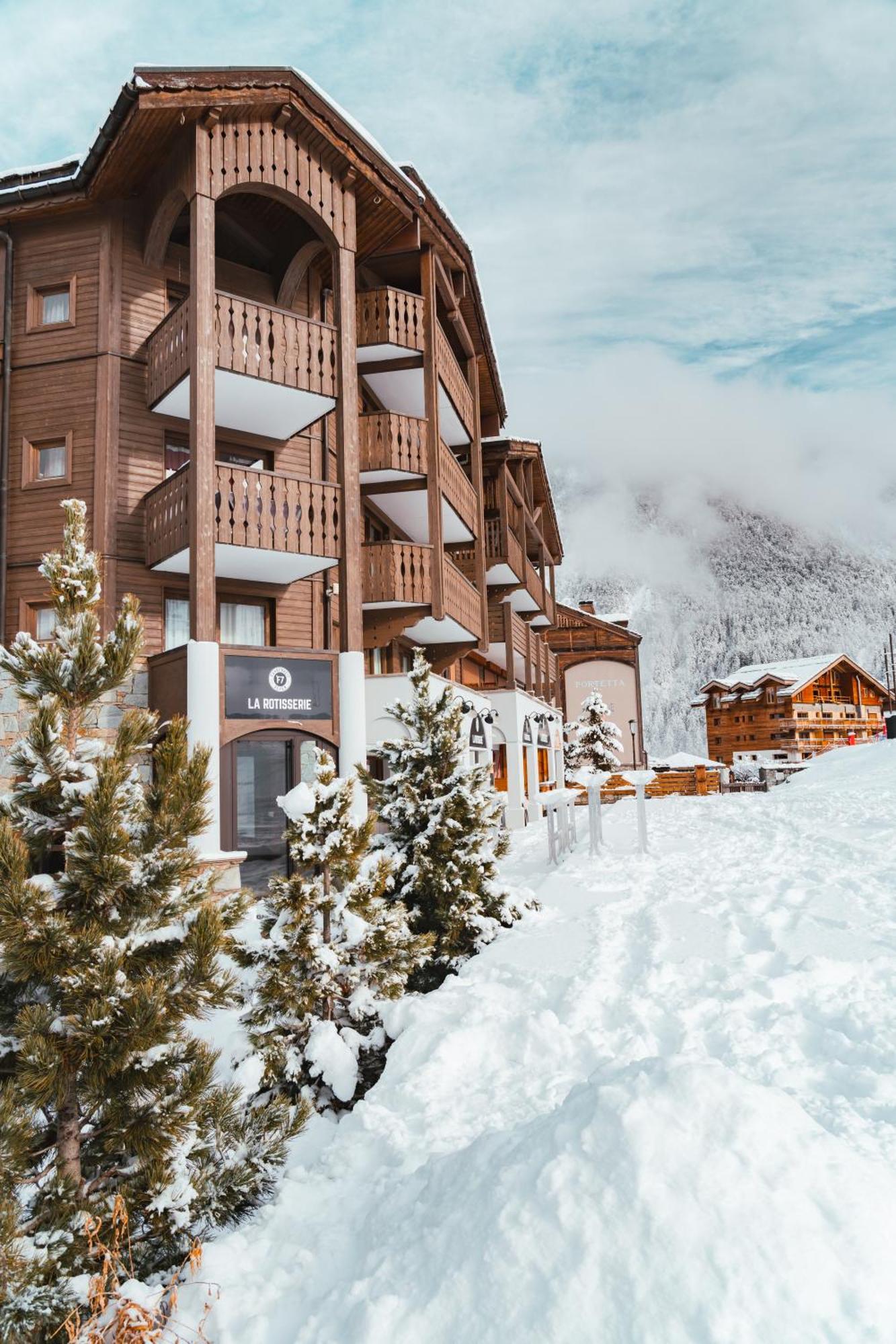 Hotel Fahrenheit Seven Courchevel Esterno foto
