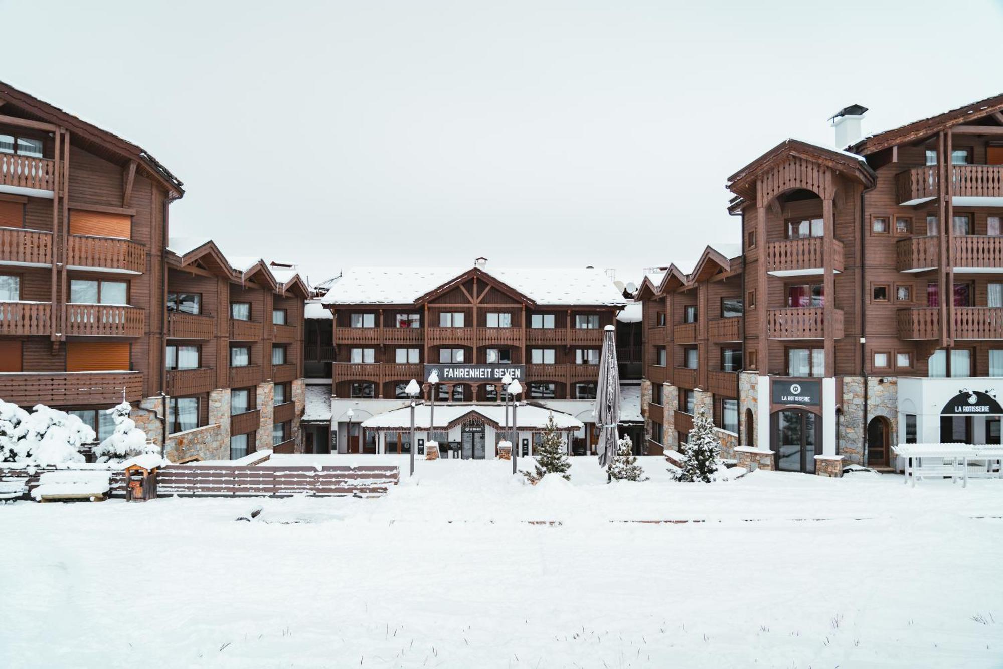 Hotel Fahrenheit Seven Courchevel Esterno foto
