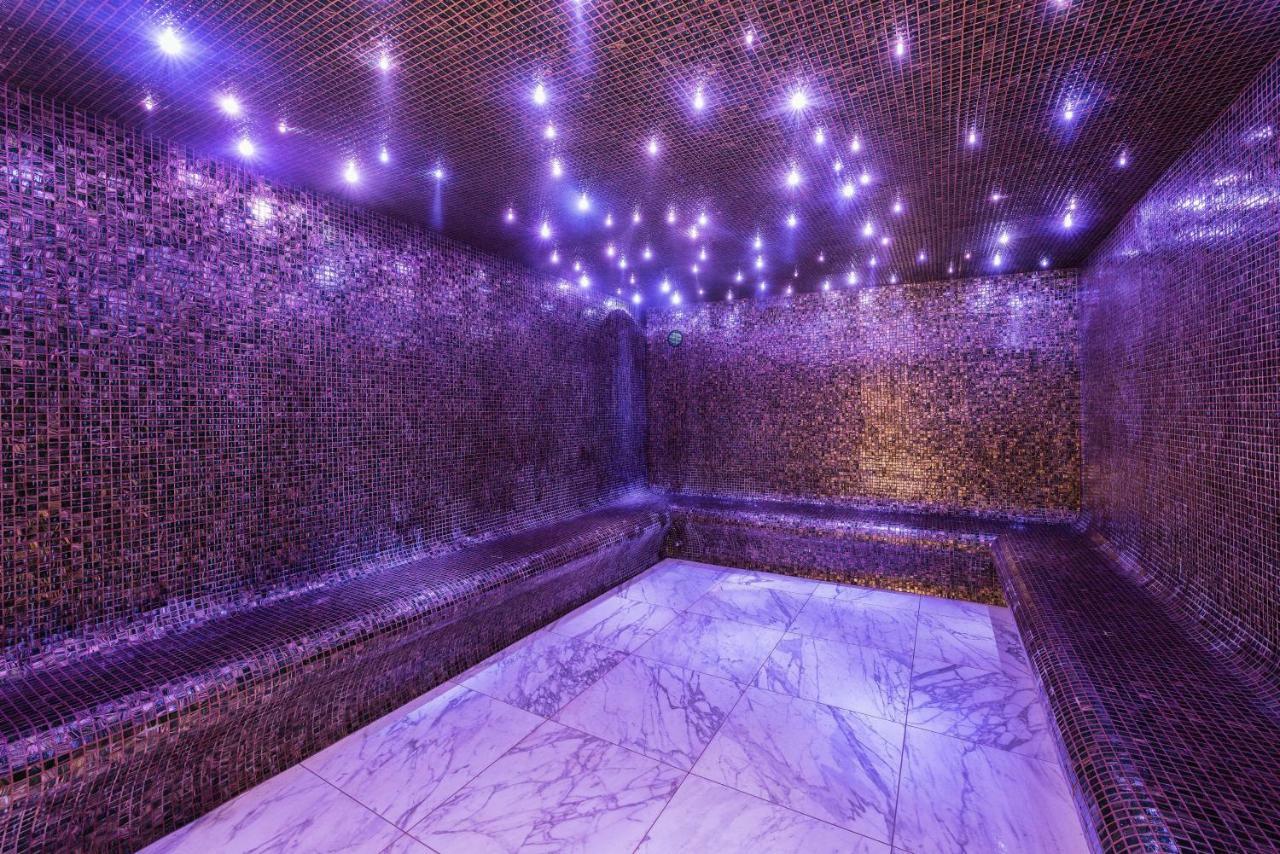 Hotel Fahrenheit Seven Courchevel Esterno foto